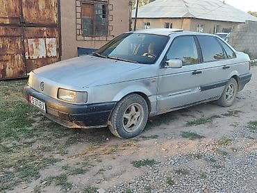 машина bwm: Volkswagen Passat: 1989 г., 1.8 л, Кол менен иштөөчү — 5