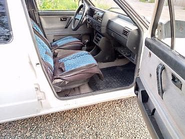 kia singer: Volkswagen Golf: 1987 г., Механика, Хэтчбэк — 7