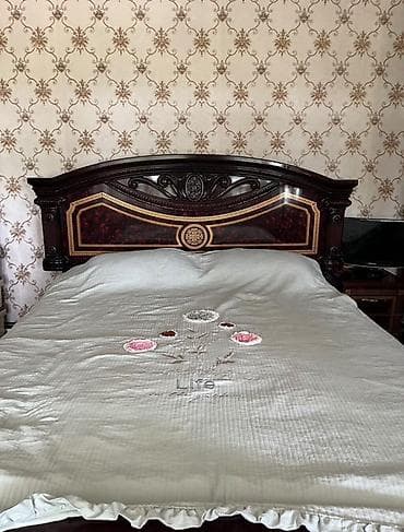 Уктоочу бөлмө гарнитуру, Колдонулган, Эки кишилик керебет, Шкаф, Трюмо, түсү - Алтын — 3