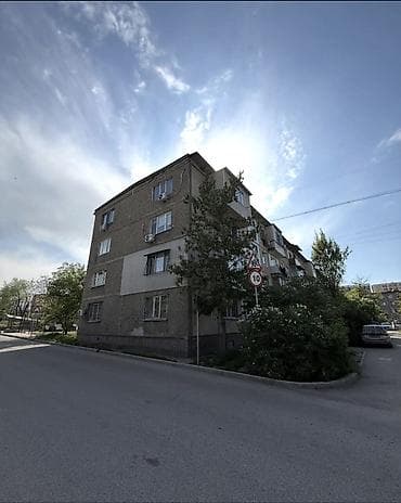 Батирлер: 2 бөлмө, 44 м², 104-серия, 1 кабат, Эски ремонт — 1