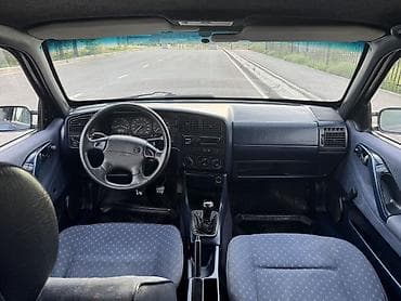 Унаа: Volkswagen Passat: 1994 г., 1.8 л, Кол менен иштөөчү, Бензин, Седан — 6