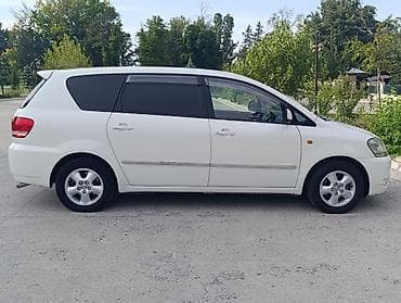 Toyota Ipsum: 2003 г., 2.4 л, Автомат, Бензин, Универсал — 5