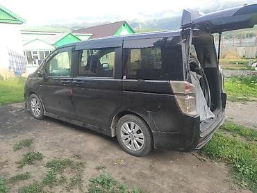 aion v plus: Honda Stepwgn: 2010 г., 2 л, Вариатор, Бензин, Минивэн — 1
