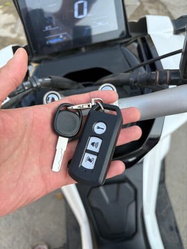 шины на внедорожник: Макси-скутер 180 куб. см, Бензин, Новый — 2