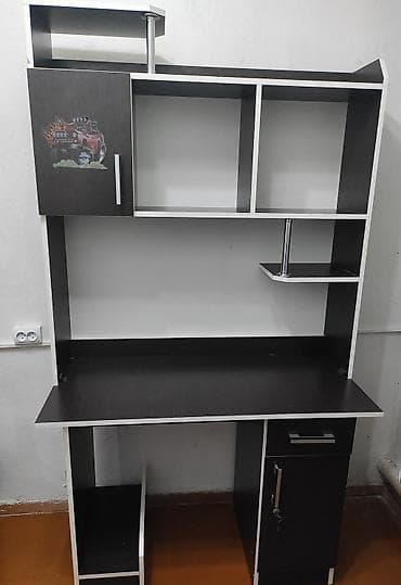 Письменный стол с надстройкой + кресло - Материал: ЛДСП в темном