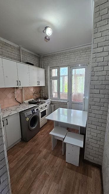 variant kg: 2 комнаты, 52 м², 105 серия, Старый ремонт — 4