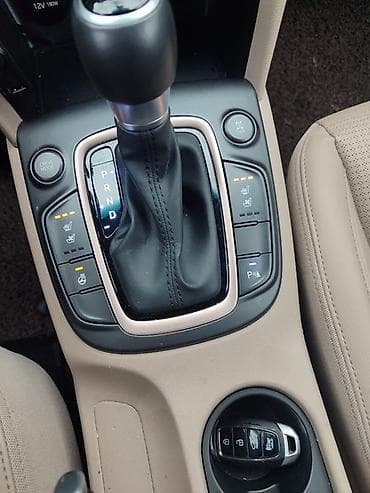 Продажа авто: Hyundai Kona: 2018 г., 1.6 л, Робот, Бензин, Кроссовер — 4