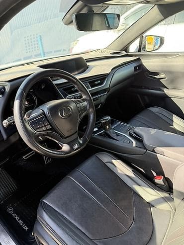 audu a6: Lexus UX: 2019 г., Автомат, Гибрид, Кроссовер — 4