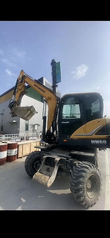 Экскаватор, Hyundai, Колесный at lalafo.kg Экскаватор, Hyundai, Колесный