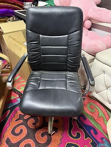 Ширмы, перегородки: Офисное кресло, С колесиками, цвет - Черный, Экокожа — 1