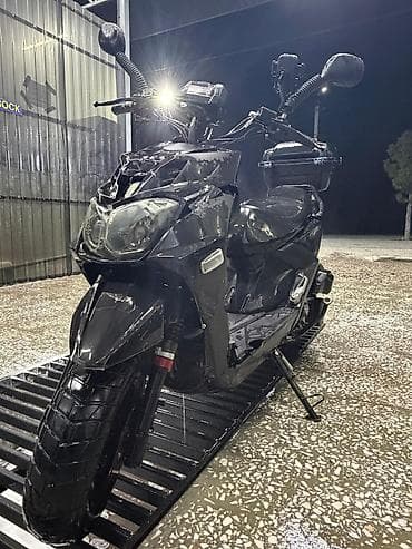 Транспорт: Скутер 50–150 см³ класс «туринг/город» с внедорожным стилем — 4