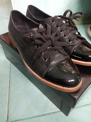 Туфли: Продаю женские кожаные туфли, новые 36 размер на узкую ножку, но — 5