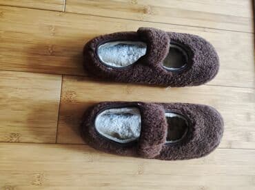 Киреге берилүүчү кийимдер: Домашние тапочки из утеплённого меха, удобные мягкие. - Модель — 2