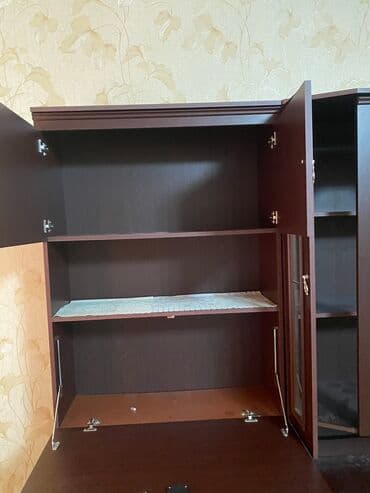 Балдар эмереги: Зал үчүн гарнитур, Колдонулган, Журнал үстөлү, Отургуч, Шкаф, Жыгач, Өзү алып кетүү, Акылуу жеткирүү — 7