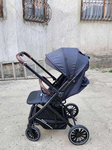 Коляска, цвет - Серебристый, Б/у