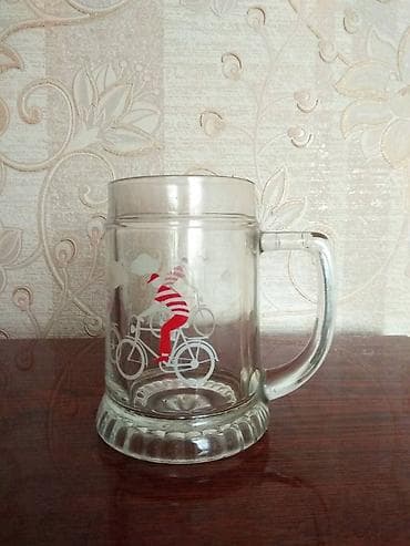 пивная: Продаю: 1. Пивной бокал. Объём 0,5 л. Цена 150 сом; 2. Пивная кружка — 2