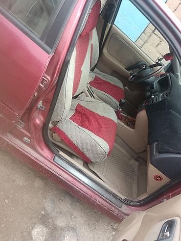 mercedes benz cla: Седан красного цвета. Основные характеристики: - Тип кузова — 2