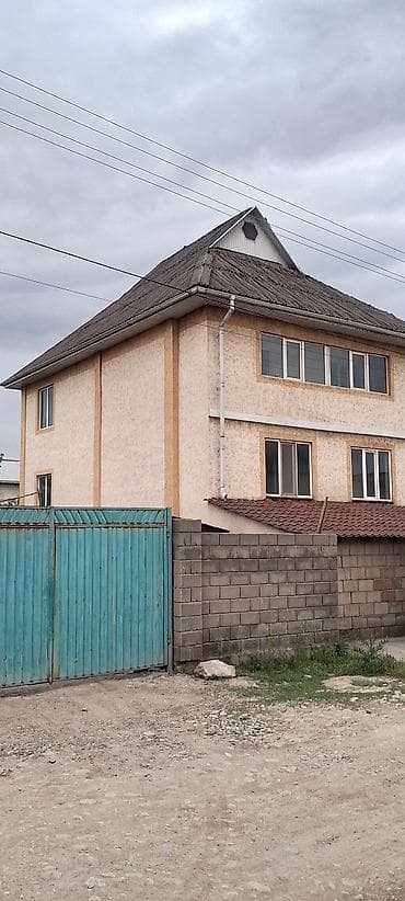 дом 7 комнат: Срочно продаётся трёхэтажный дом 7 комнат с придомовыми постройками — 2