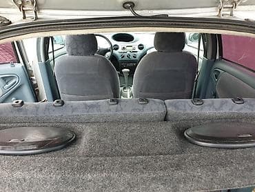 Продажа авто: Toyota Yaris: 2001 г., Автомат, Бензин, Хэтчбэк — 5