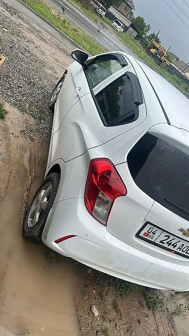 шевроле трекер 2024: Chevrolet Spark: 2016 г., 1 л, Вариатор, Бензин, Хэтчбэк — 4
