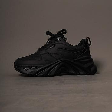 Босоножки, сандалии, шлепанцы: Кроссовки женские MUSTANG полностью черные, с массивной подошвой - — 1