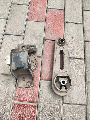 technical support engineer: Подушка мотора Nissan — 1