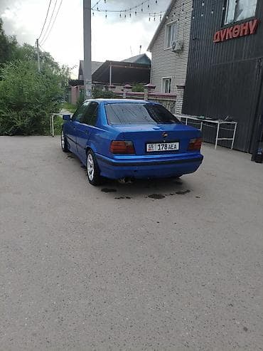 на морниг чехол: BMW 3 series: 1993 г., 2.5 л, Механика, Бензин, Седан — 2