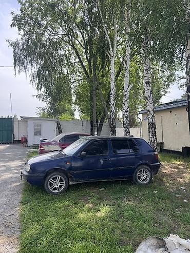 хит машина: Volkswagen Golf: 1995 г., 1.6 л, Механика, Бензин, Хэтчбэк — 4