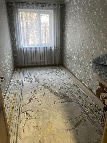 4 гор болница квартира: 3 комнаты, 42 м², Сталинка, 2 этаж, Дизайнерский ремонт — 1