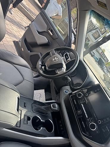 е34 2 8: Toyota Highlander: 2021 г., 2.5 л, Автомат, Гибрид, Кроссовер — 10