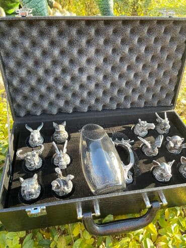 из серебра: • Набор : Кувшин и рюмки в чемодане. • Чемодан(экокожа имитация — 5