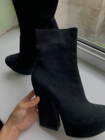 Атайын кийим: Натуральная замшевая сапожка
36-37 размера 
В отличном состоянии — 2