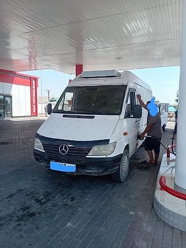 Унаа: Жеңил жүк ташуучу унаа, Mercedes-Benz, Стандарт, Колдонулган — 2