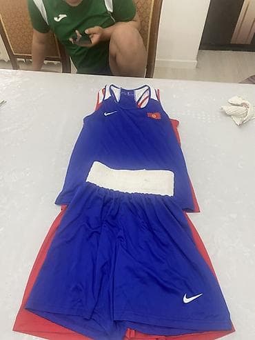 трико акула: Комплект формы для бокса Nike - Спортивный набор: майка и шорты. - — 1