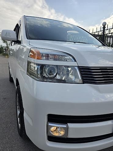 q7 audi: Toyota Noah: 2003 г., 2 л, Автомат, Бензин, Минивэн — 10