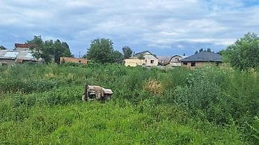 Үйлөр: Продается жилой дом с участком и хозпостройками. Основные — 8