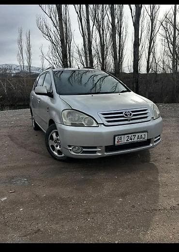 ровтер: Toyota Avensis Verso: 2003 г., 2 л, Автомат, Бензин, Минивэн — 4