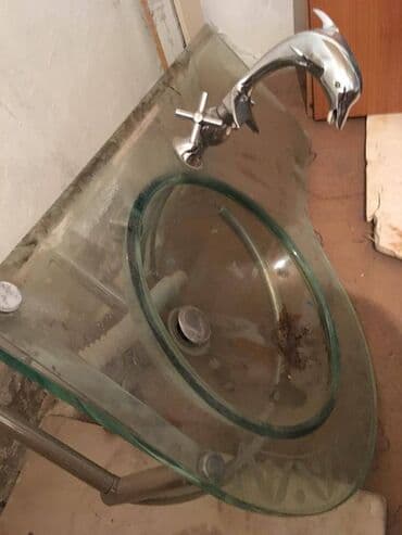 продам раковину бу: Продаю раковину со смесителем в виде дельфина, в хорошем состоянии — 1