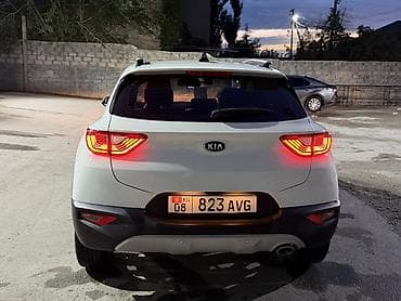 byd e1: Kia Stonic: 2019 г., 1.6 л, Автомат — 6