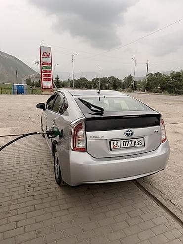 lexus 300 is 2002: Toyota Prius: 2015 г., Вариатор, Гибрид, Хэтчбэк — 2