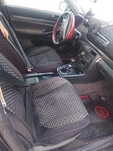Транспорт: Audi A4: 1995 г., 1.8 л, Механика, Бензин — 1