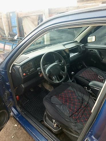 volkswagen arteon: Volkswagen Golf: 1992 г., 1.8 л, Механика, Бензин, Хэтчбэк — 2