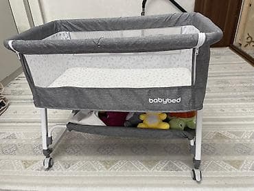 мобиль в кроватку: Детская приставная кроватка, С колесиками, цвет - Серый — 1