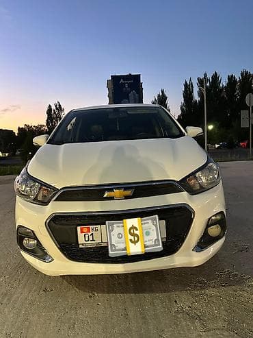 Транспорт: Chevrolet Spark: 2016 г., 1 л, Вариатор, Бензин, Хэтчбэк — 2