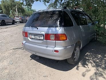Toyota Ipsum: 1997 г., 2 л, Автомат, Бензин, Минивэн — 2