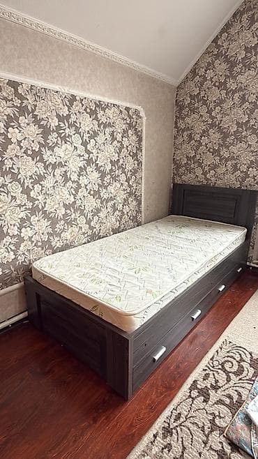 Односпальная кровать, Б/у, С матрасом, длина - 200 см