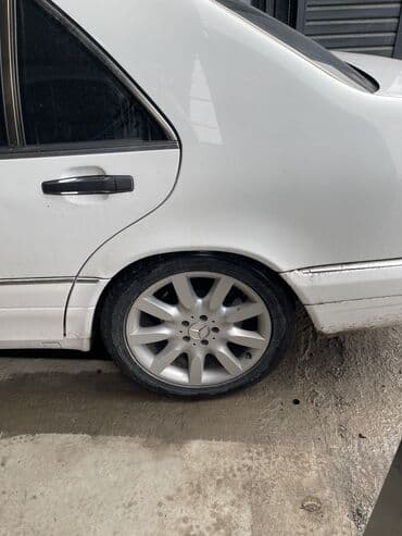 диска на фольксваген: Литые Диски R 18 Mercedes-Benz, Комплект, отверстий - 5, Б/у — 2