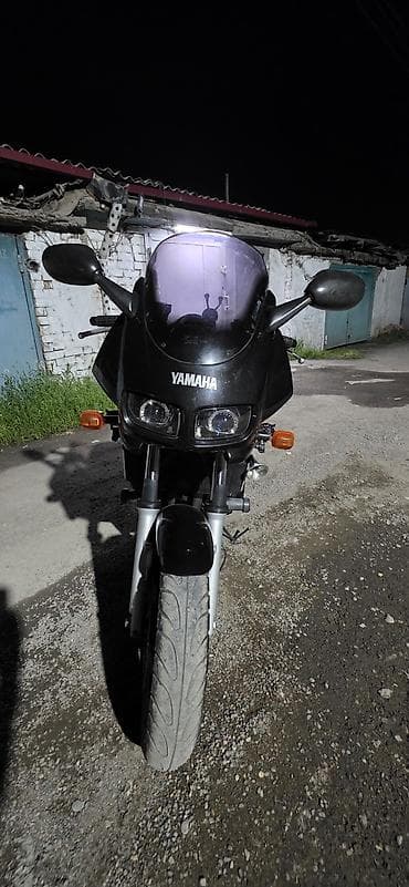 Транспорт: Yamaha FZS600 Fazer — городской спорт-турист в классическом чёрном — 2