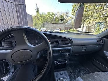 бу машина: Mazda 626: 1989 г., 2 л, Ручные, Бензин, Хэтчбэк — 4