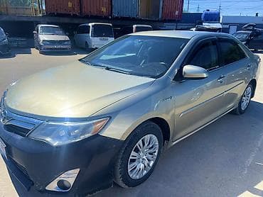 токмок срочно: Toyota Camry: 2013 г., 2.5 л, Автомат, Гибрид, Седан — 1